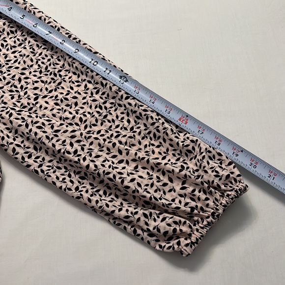 D12- NWT Who What Wear Bishop Pink Black Leaves Ruffles Dress Size Small - Picture 7 of 14